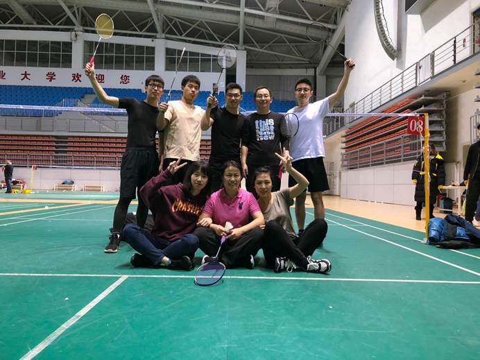 说明: C:\Users\lx\Desktop\研究生网站\韦德网站（中国）官方研究生羽毛球比赛\微信图片_20190328141257.jpg